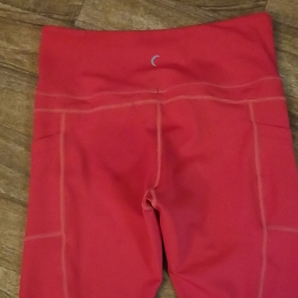 ZYIA Vibrant Red/burnt Orange Capris - Picture 6 of 7